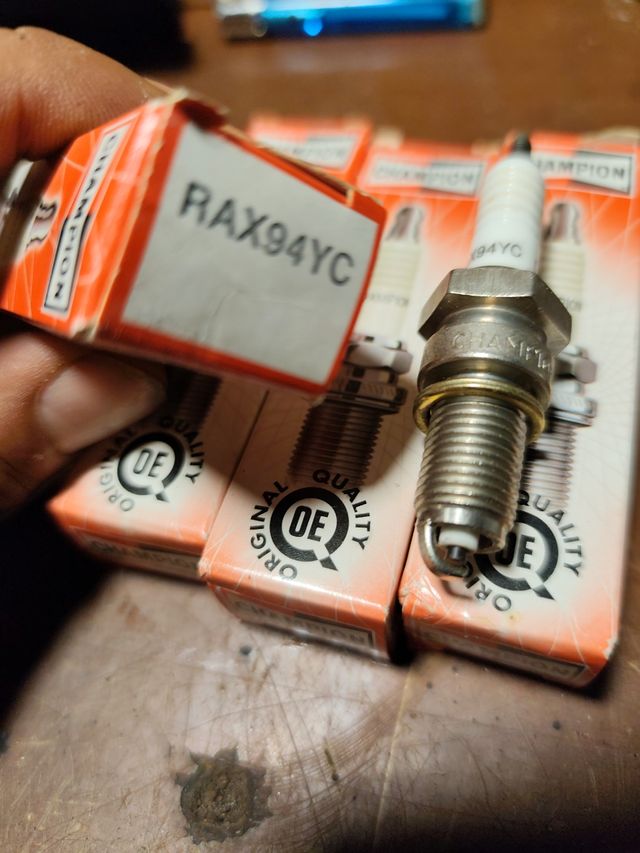 4 Bujías Champion RAX94YC nuevas 4 bujías NGK