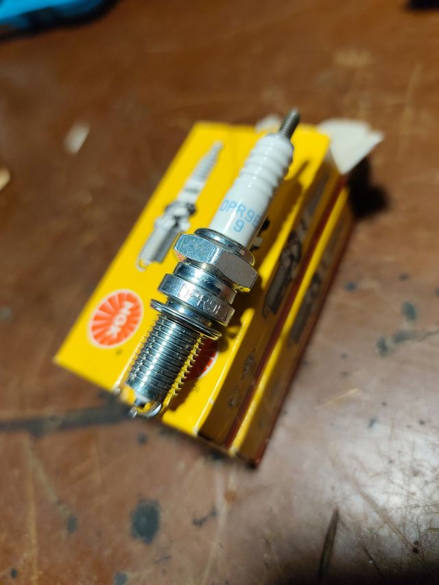 4 Bujías Champion RAX94YC nuevas 4 bujías NGK