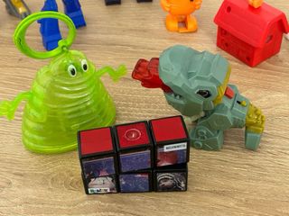 Giochi McDonald's Hasbro Peanuts transformers ecc.