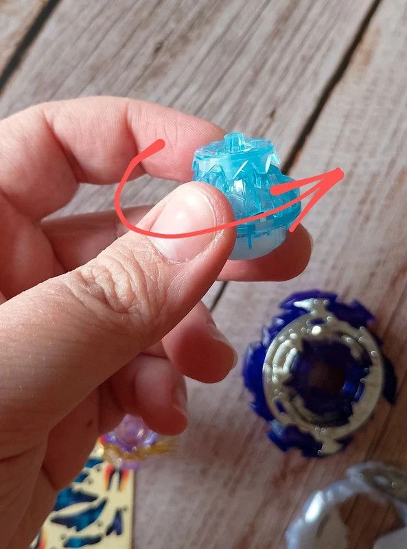 Trottola peonza bambini beyblade rage longinus