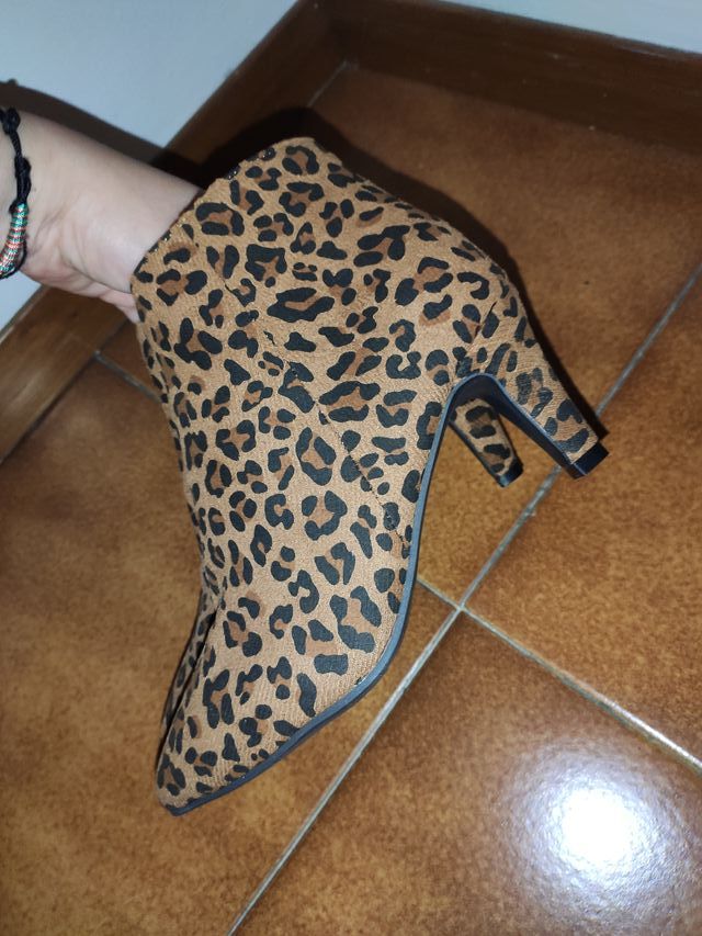 Stivaletti leopardati - tacco basso