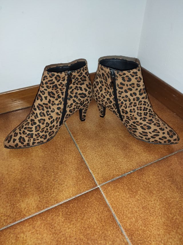 Stivaletti leopardati - tacco basso