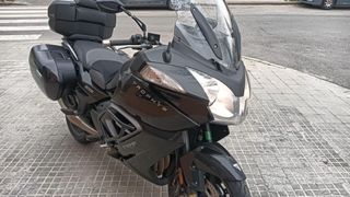 TRIUMPH TROPHY SE