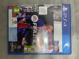 4 Fifas.
15€ El pack de todos los FIFAS.