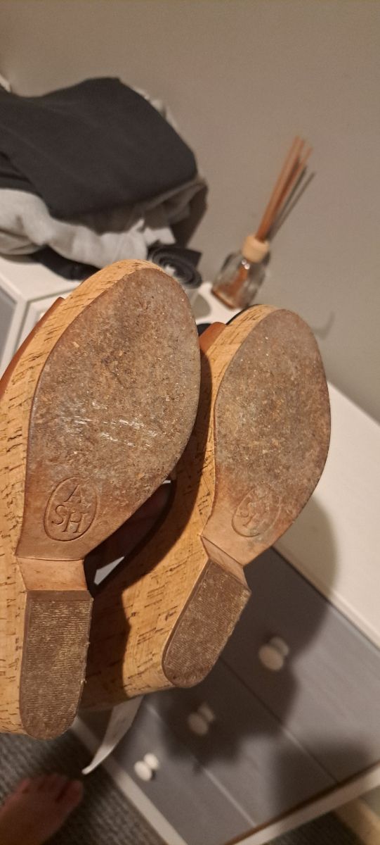 Sandalias cuña Ash marrón