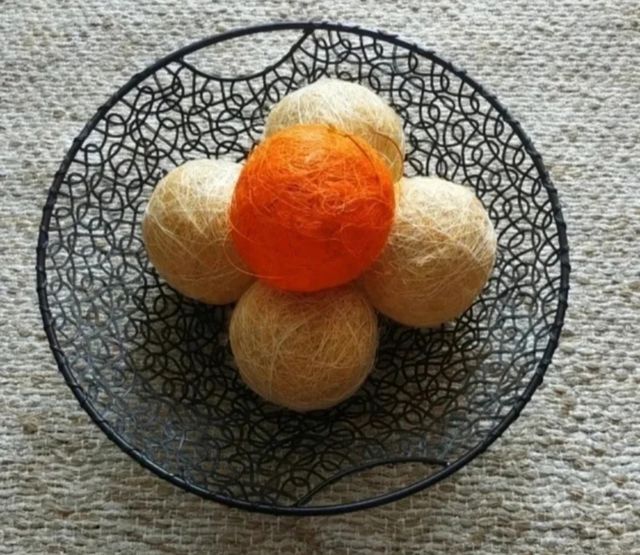 Centro mesa y 5 bolas decorativas