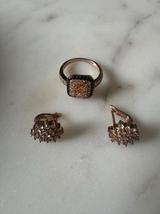 Joyas de Swarovski: Collar, anillo y pendientes
