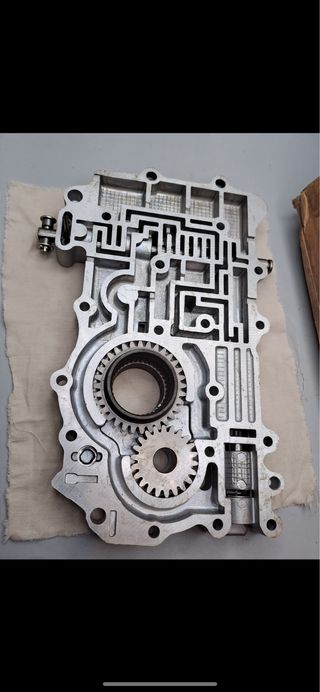 CKP9045 Tapa caja auto liquido Triumph Acclaim