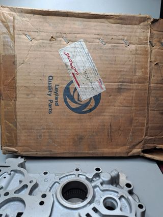 CKP9045 Tapa caja auto liquido Triumph Acclaim