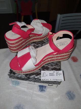 3x2!! Sandalias H&D rojas y blancas
