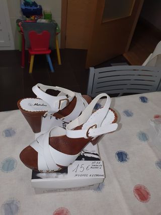3x2!! Sandalias Metaline blancas