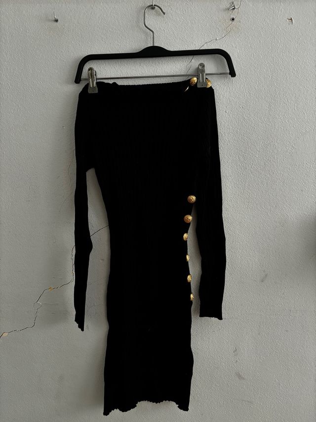 Vestido Negro Ajustado - Botones Dorado