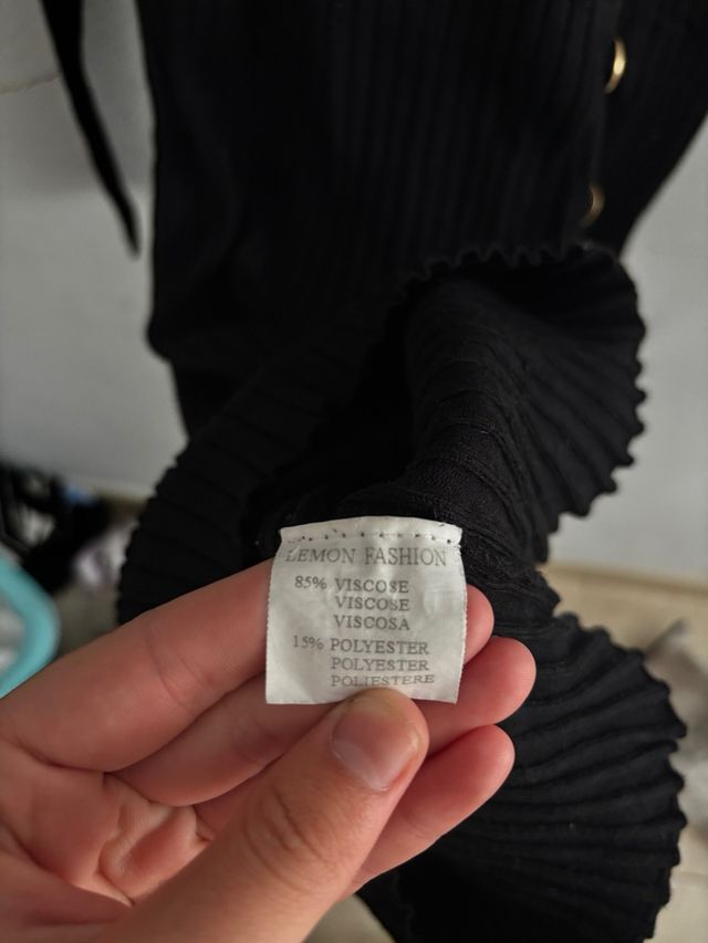 Vestido Negro Ajustado - Botones Dorado