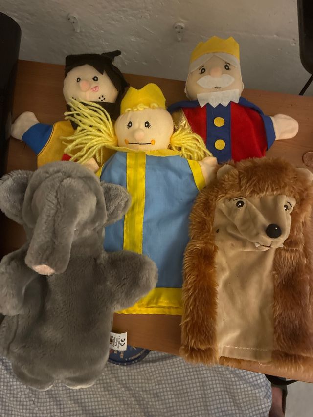 5 Marionetas de dedo: Rey, Reina, etc.