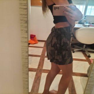 Falda estilo militar 