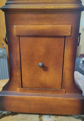 Reloj madera con cajón