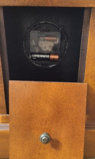 Reloj madera con cajón