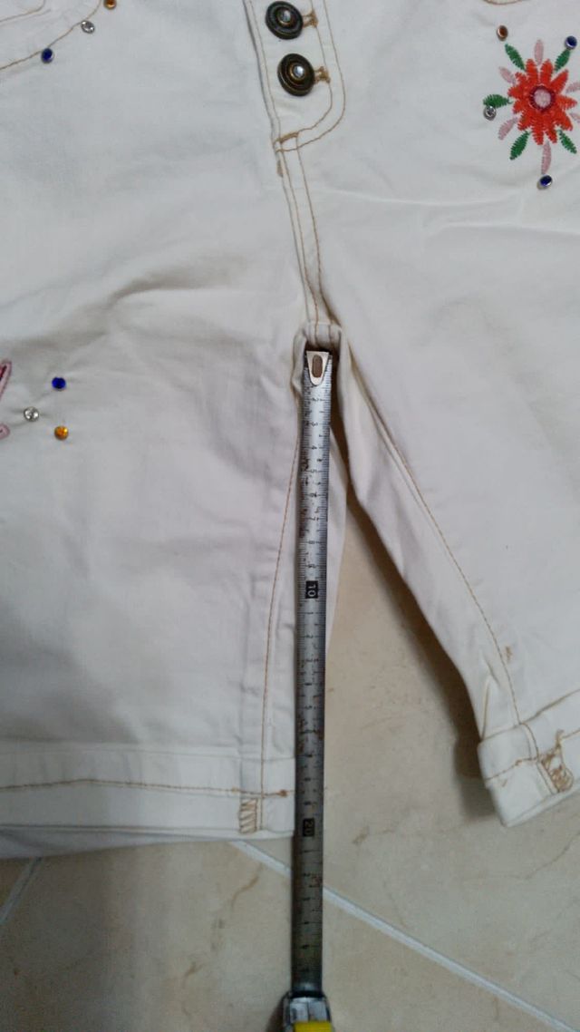 Bermuda Desigual blanca