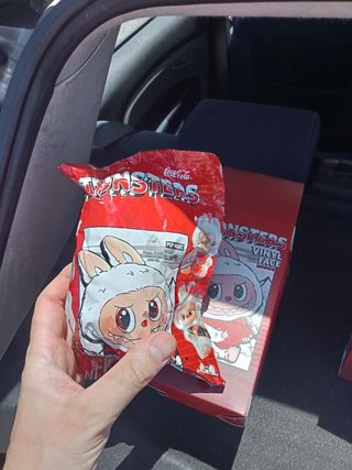 Coniglietti portachiavi Labubu Coca Cola