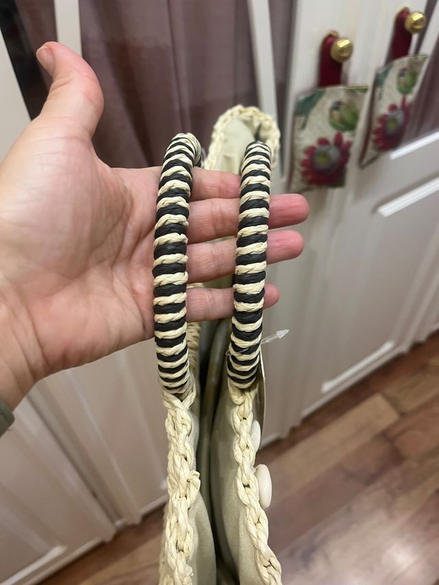 Mia Larouge saco de vime bege