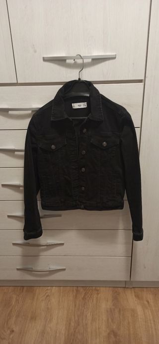 Cazadora vaquera negra