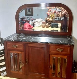 Aparador antiguo de mármol y madera