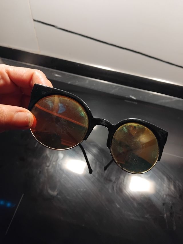 Occhiali da sole rotondi dorati