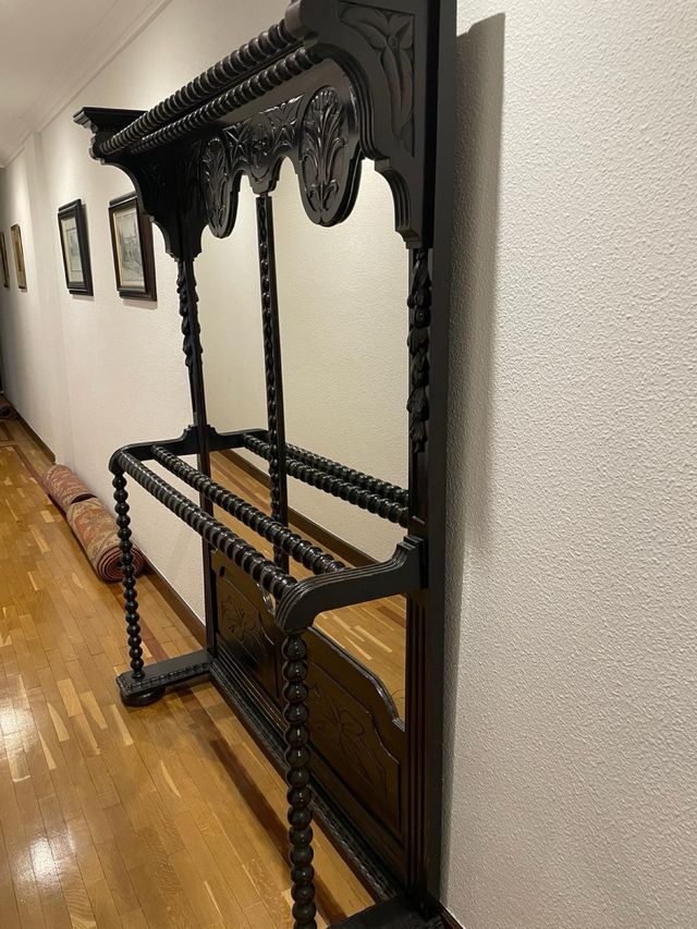 Recibidor antiguo de madera