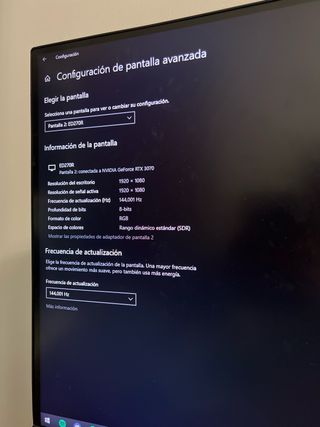 Monitores 27" AOC y Acer con soporte