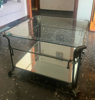 Mesa centro cristal y hierro