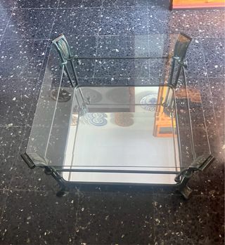 Mesa centro cristal y hierro