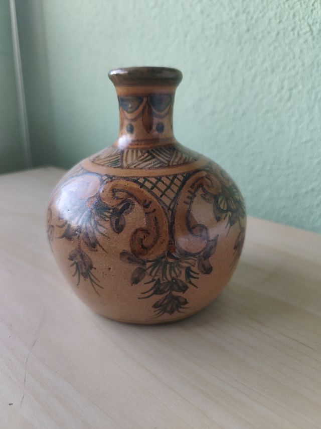 Jarrón pequeño cerámico vintage.