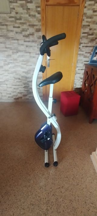 Bicicleta estática plegable