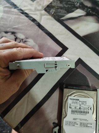 Discos duros Seagate 60GB y Toshiba 320GB