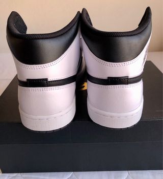 Air Jordan 1 Retro High - Blancas y Negras - 45 EU