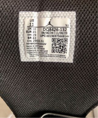 Air Jordan 1 Retro High - Blancas y Negras - 45 EU