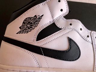 Air Jordan 1 Retro High - Blancas y Negras - 45 EU