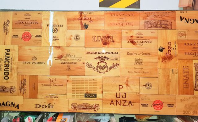 Pannelli decorativi, cassette per vino, cantine per vini, cantine