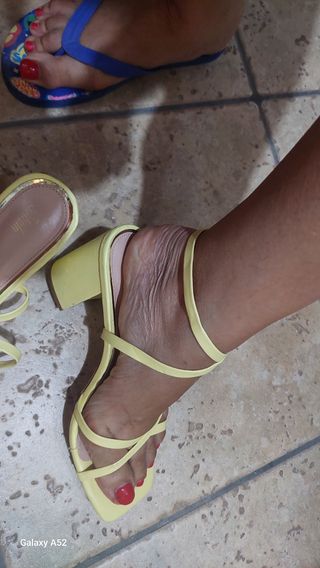 Scarpe gialle
