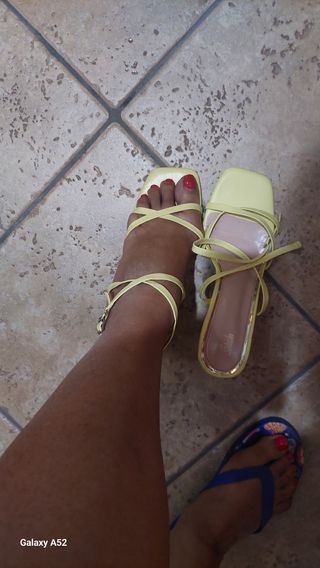 Scarpe gialle