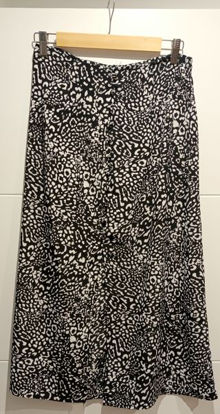 Falda midi