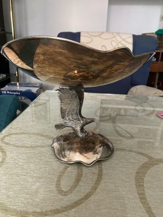 Centro mesa plata: elegante águila