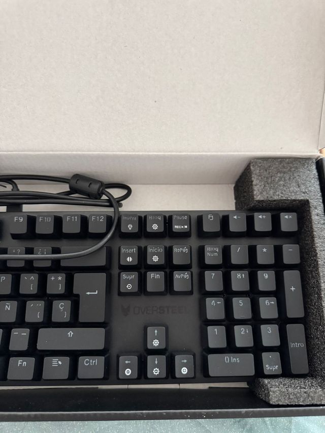 Teclado gaming OVERSTEEL Kovar RGB