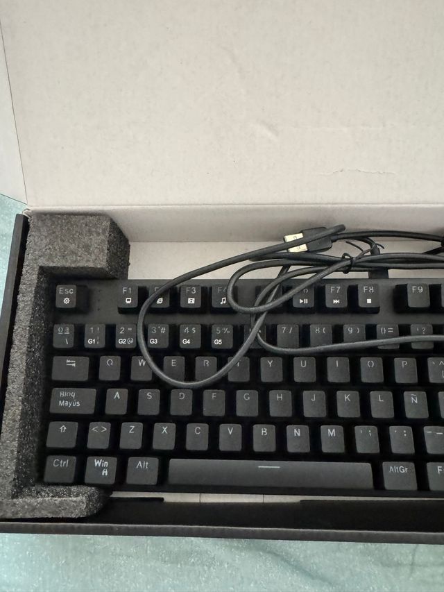 Teclado gaming OVERSTEEL Kovar RGB