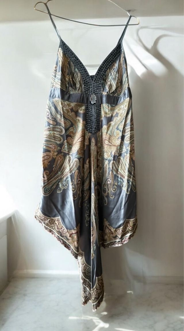 Abito da donna effetto fazzoletto