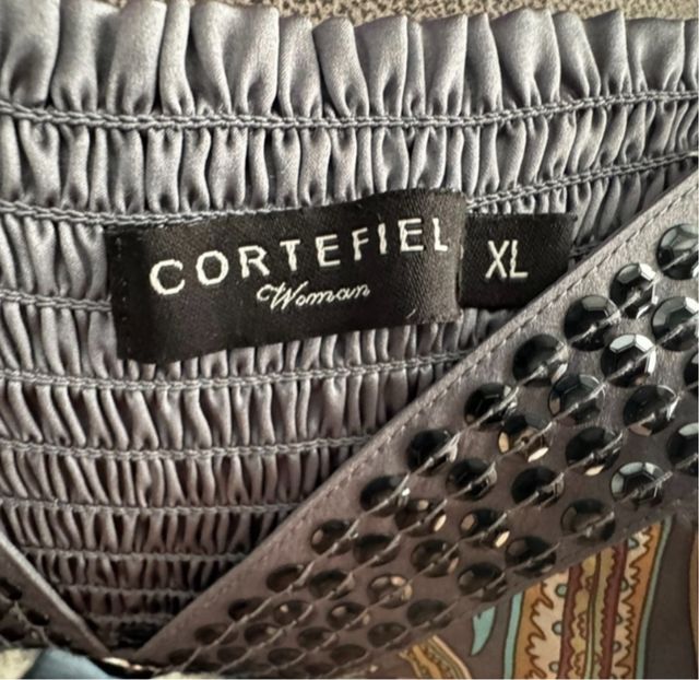 Abito da donna effetto fazzoletto