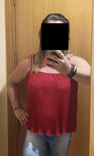 Top rojo estampado leopardo
