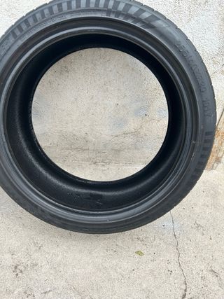 Neumáticos  255/40/20