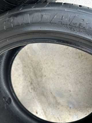 Neumáticos  255/40/20