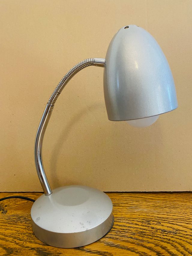 Lampara escritorio metal gris